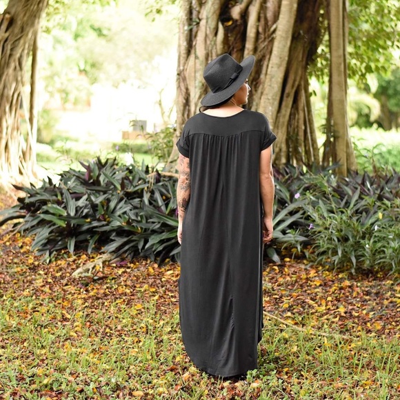 Short Sleeve Black Maxi Dress - Picture 4 of 4